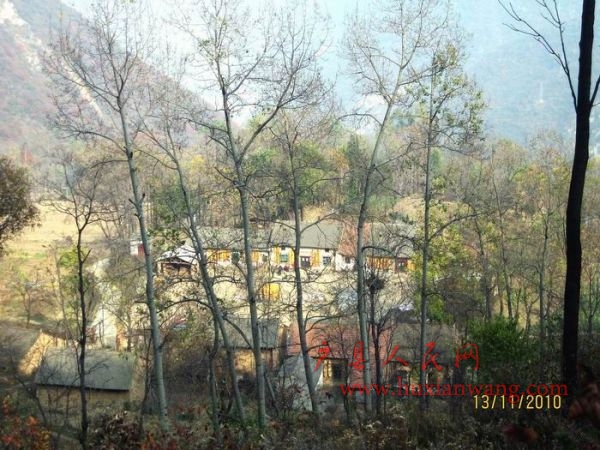 Ƭ 048.jpg