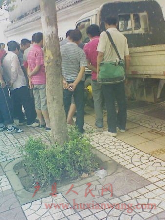 Ƭ 043.jpg