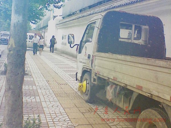 Ƭ 049.jpg