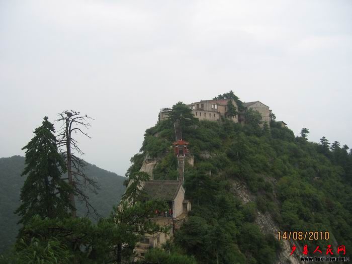 Ƭ 052.jpg