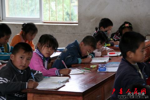 Ƭ 092.jpg