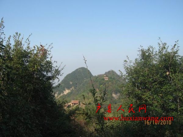 Ƭ 049.jpg